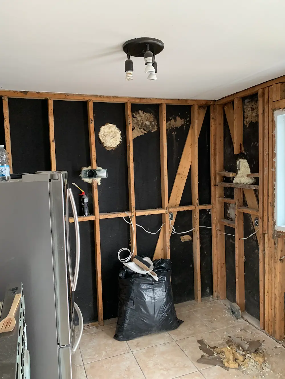 Garage avant les travaux de réhabilitation structurale et de réparation