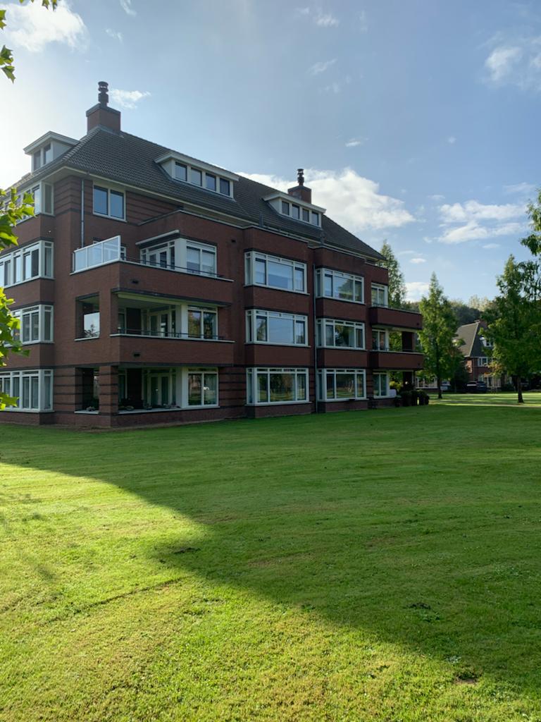 appartementencomplex geschilderd