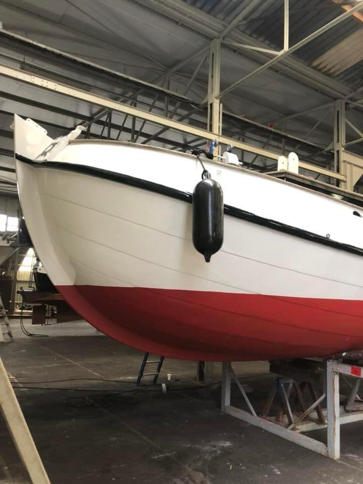 voorkant schip geschilderd