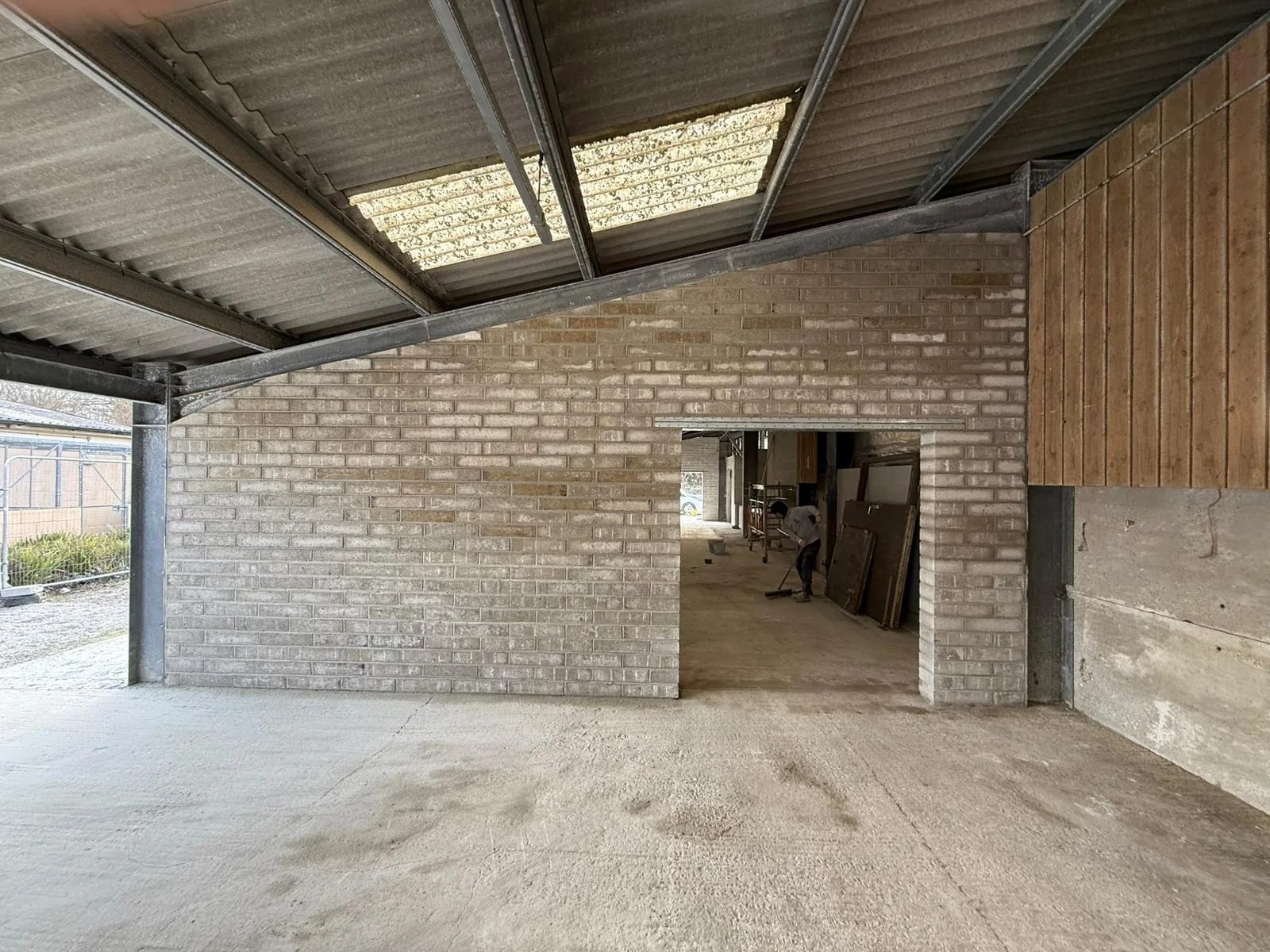 Commercial blockwork by L W Construction — Cornwall — internal commercial wall, alternative angle