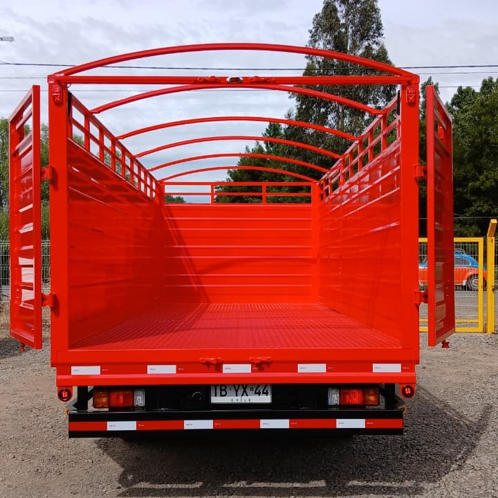 Carrocería ganadera para camión, fabricación a medida en Chile