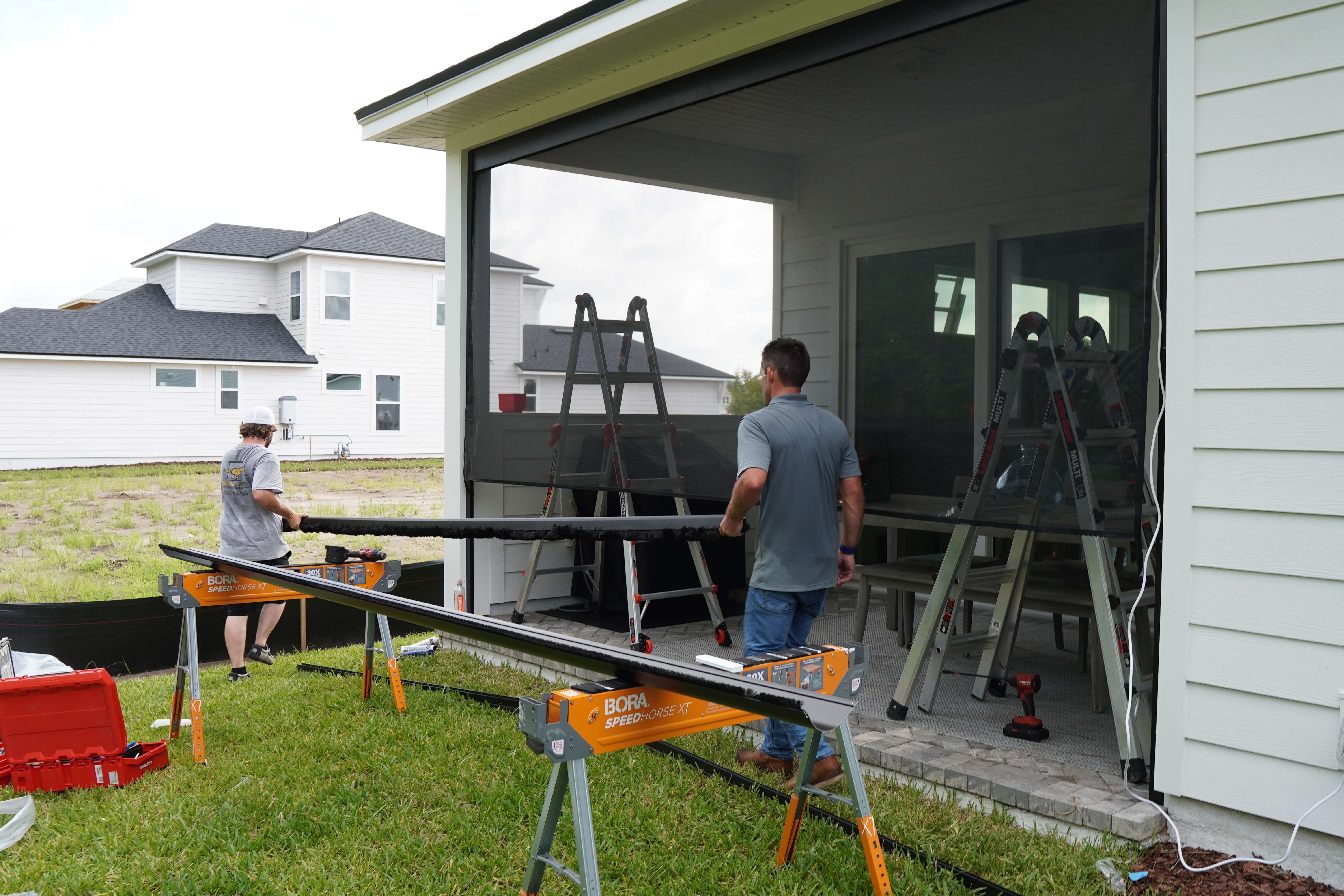 Contractor crew at work in Northeast Florida