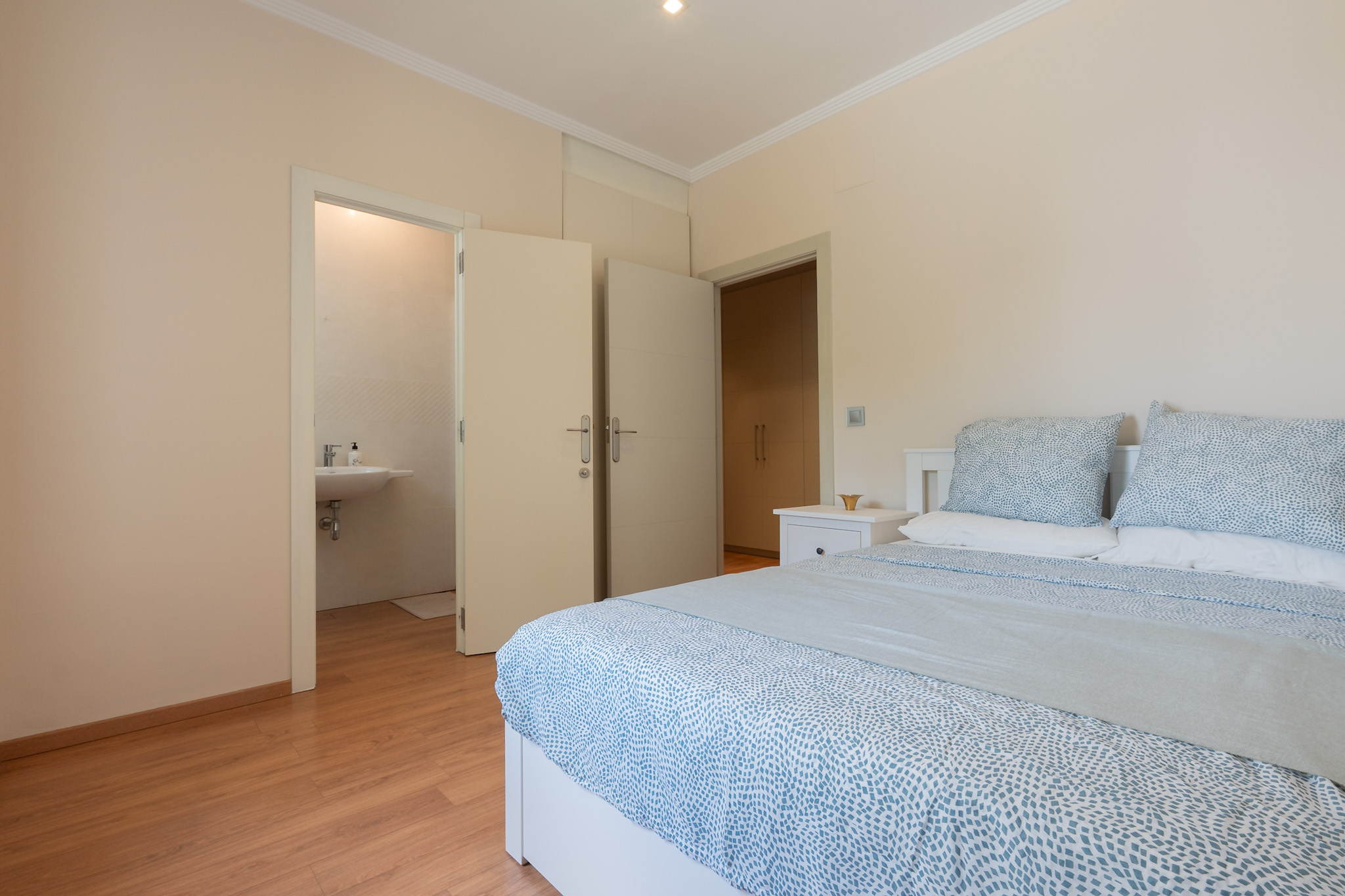 Wimbledon medium ensuite room at Edom Coliving Valencia