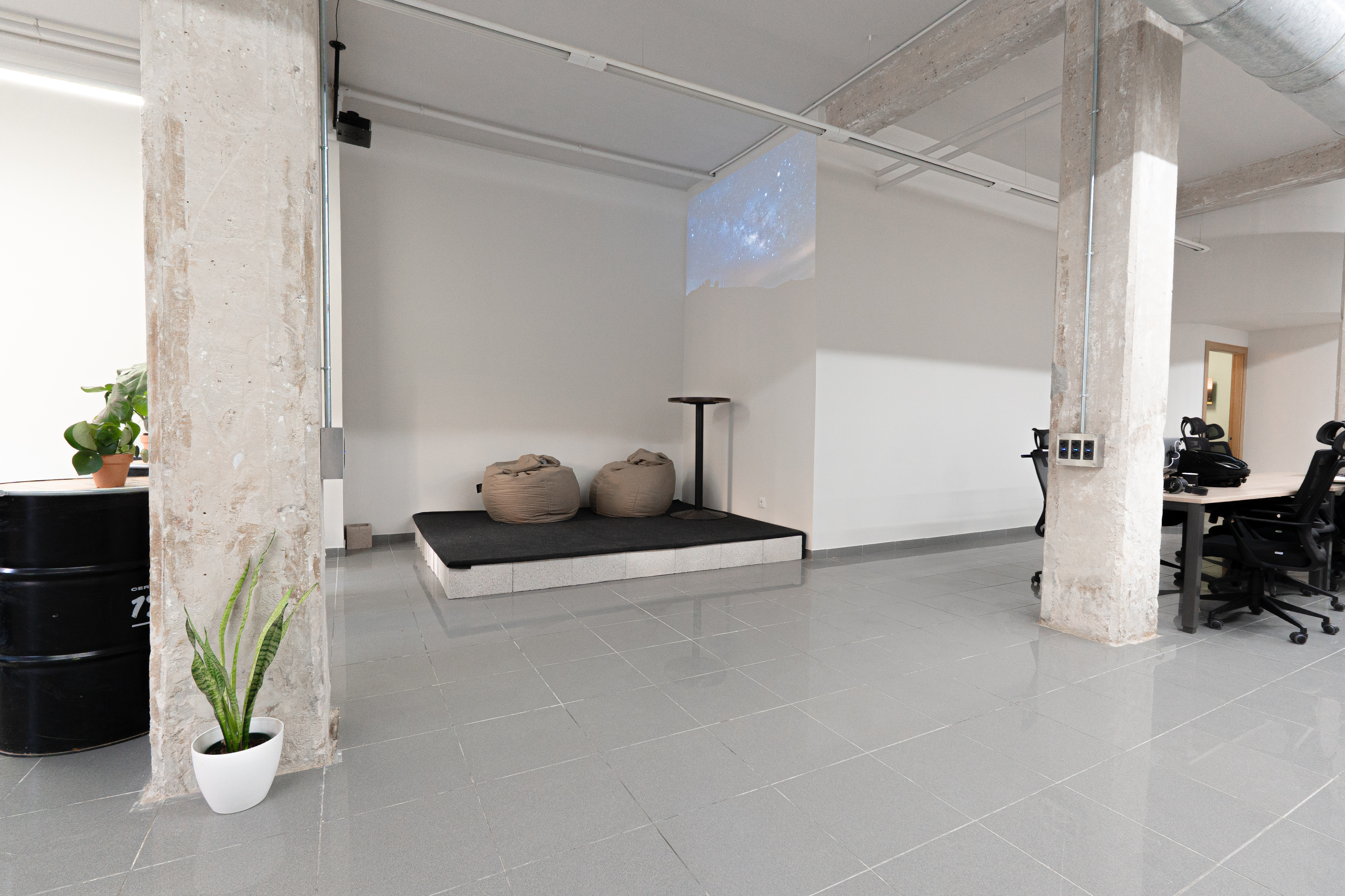 Edom Co-Working space in Valencia — desks, meeting rooms and community — photo 17