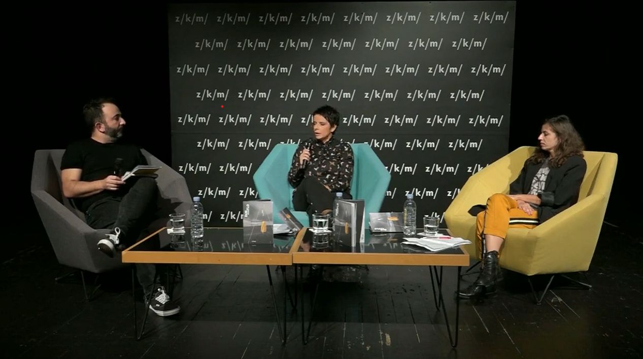 Tihana Klepač speaking on stage at Zagrebačko kazalište mladih with Srđan Sandić and dramaturg Vedrana Klepica, ahead of the premiere of Simon Stephens's Svjetlo pada