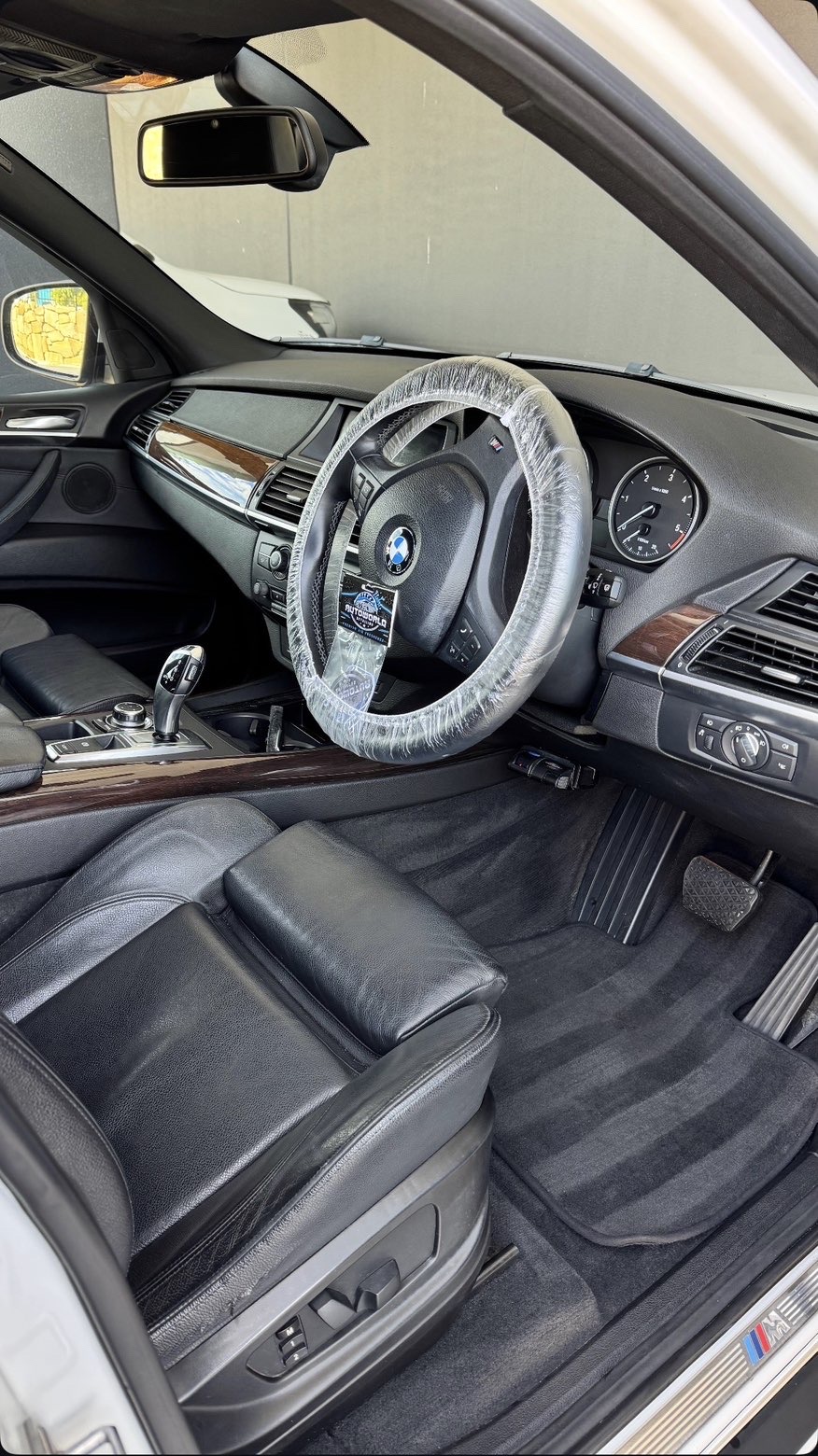 Clean vehicle interior detail