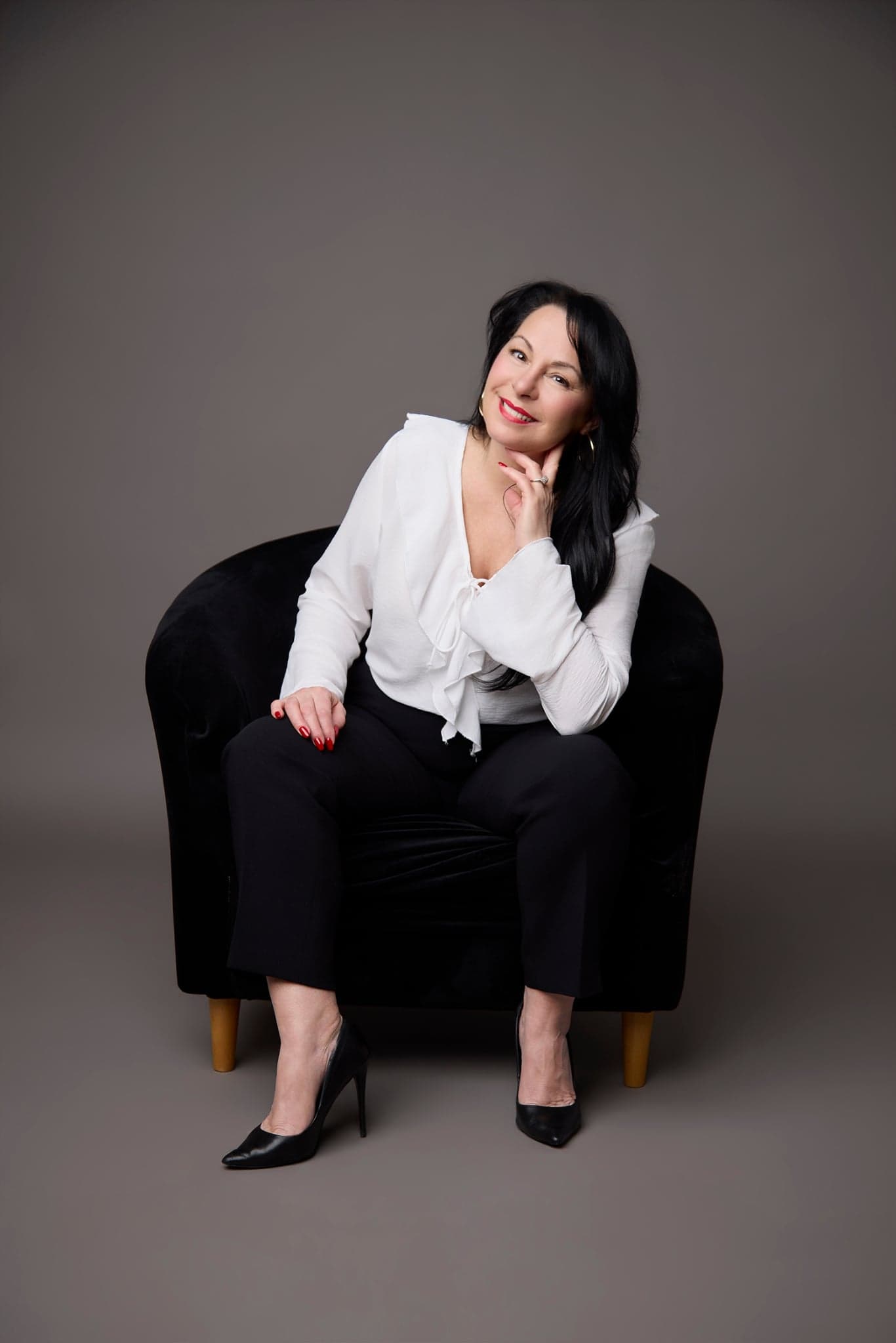 Linda Valade, photo portrait à droite