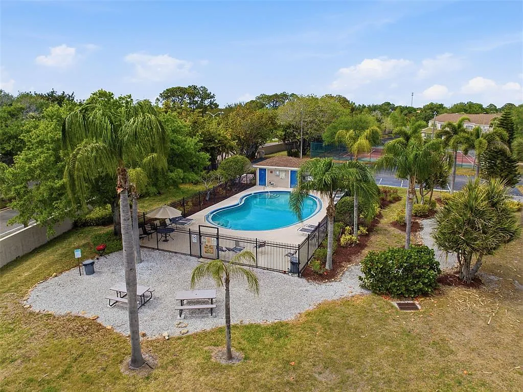 6229 Bayside Key Dr - Community