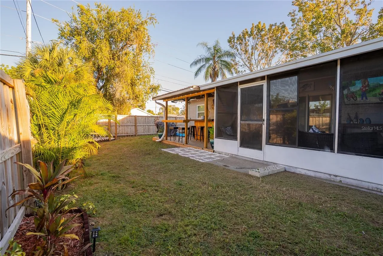 5205 98th Ter - Exterior