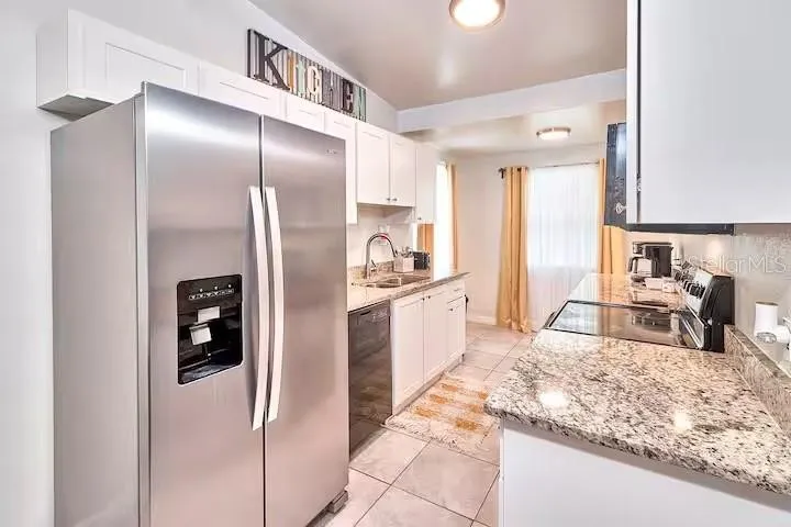 2804 N 33rd St - Kitchen