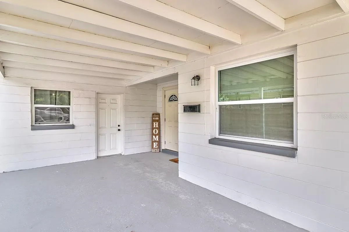 2804 N 33rd St - Exterior