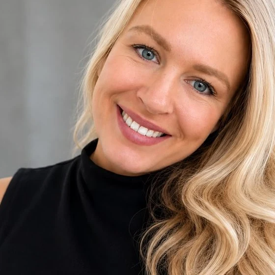 Nina, 31