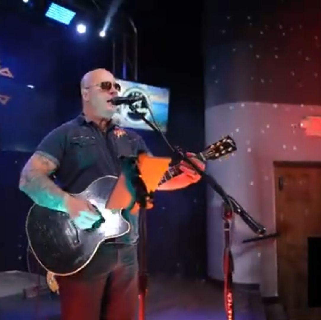 Dave Jr — Live on the Patio