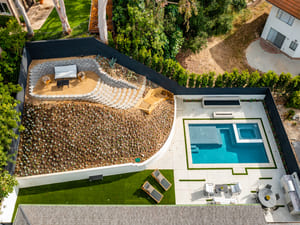 {{ custom_values.service_4 }} in {{custom_values.area_7})