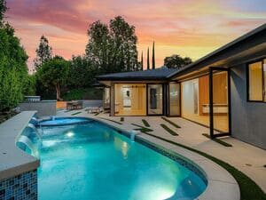 {{ custom_values.service_3 }} in {{custom_values.area_7})