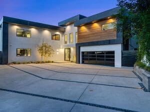 {{ custom_values.service_3 }} in {{custom_values.area_7})