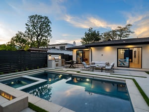 {{ custom_values.service_2 }} in {{custom_values.area_7})