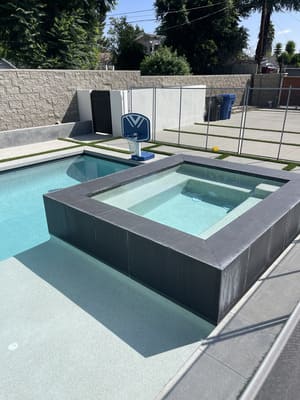 {{ custom_values.service_2 }} in {{custom_values.area_1})