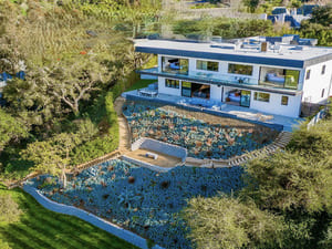 {{ custom_values.service_3 }} in {{custom_values.area_7})