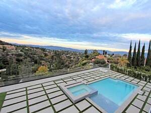 {{ custom_values.service_2 }} in {{custom_values.area_7})