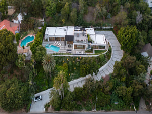 {{ custom_values.service_4 }} in {{custom_values.area_7})