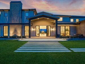 {{ custom_values.service_4 }} in {{custom_values.area_7})