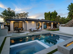 {{ custom_values.service_2 }} in {{custom_values.area_7})