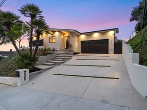 {{ custom_values.service_4 }} in {{custom_values.area_7})