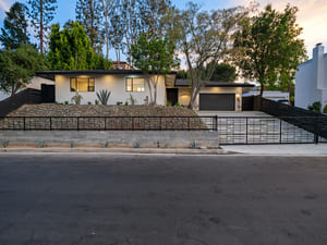 {{ custom_values.service_3 }} in {{custom_values.area_7})