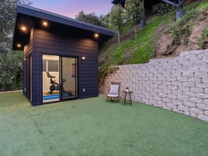 {{ custom_values.service_4 }} in {{custom_values.area_7})