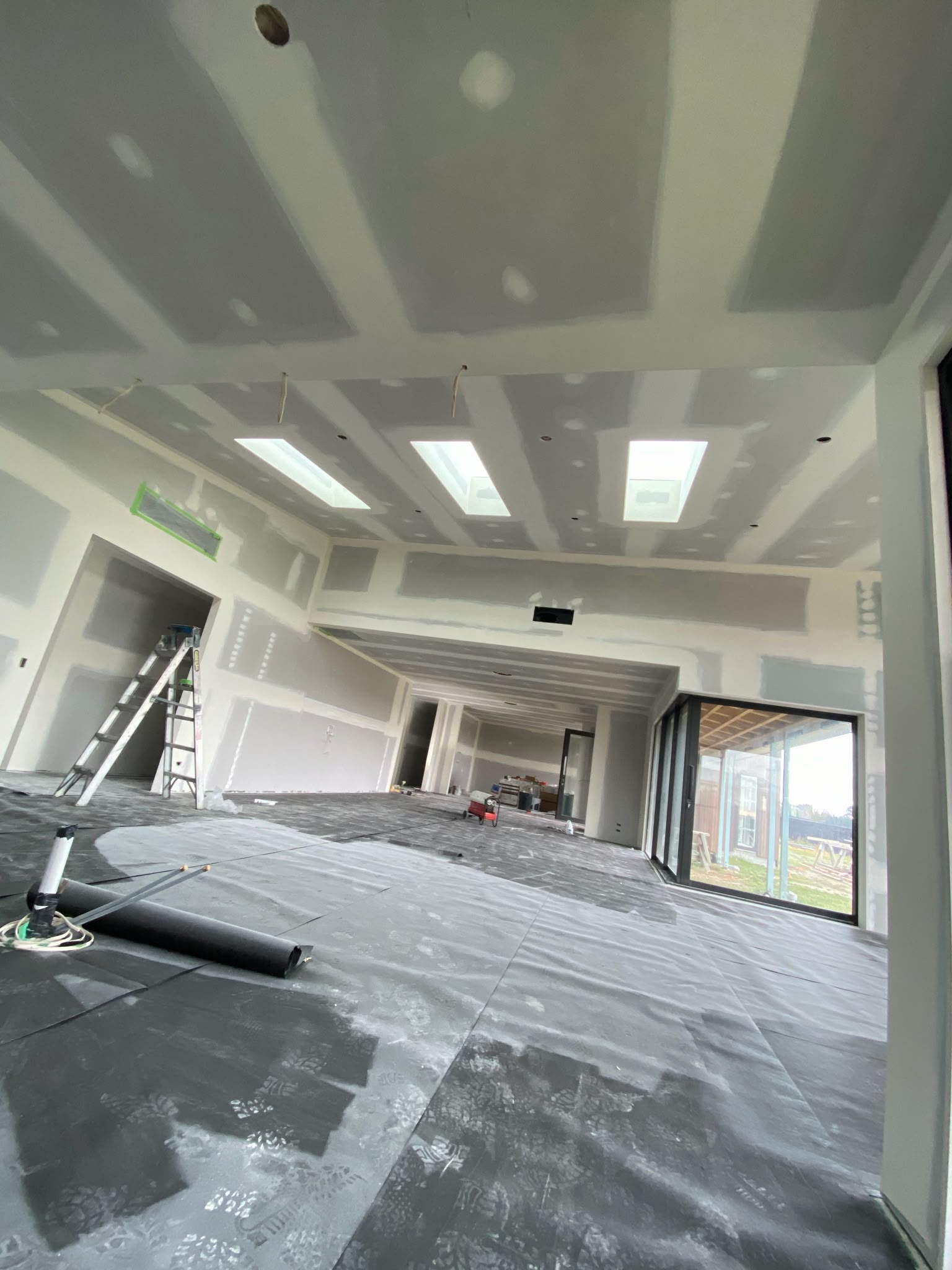 DNA Showrooms Halswell showhome feature ceilings and Level 5 stopping preparation