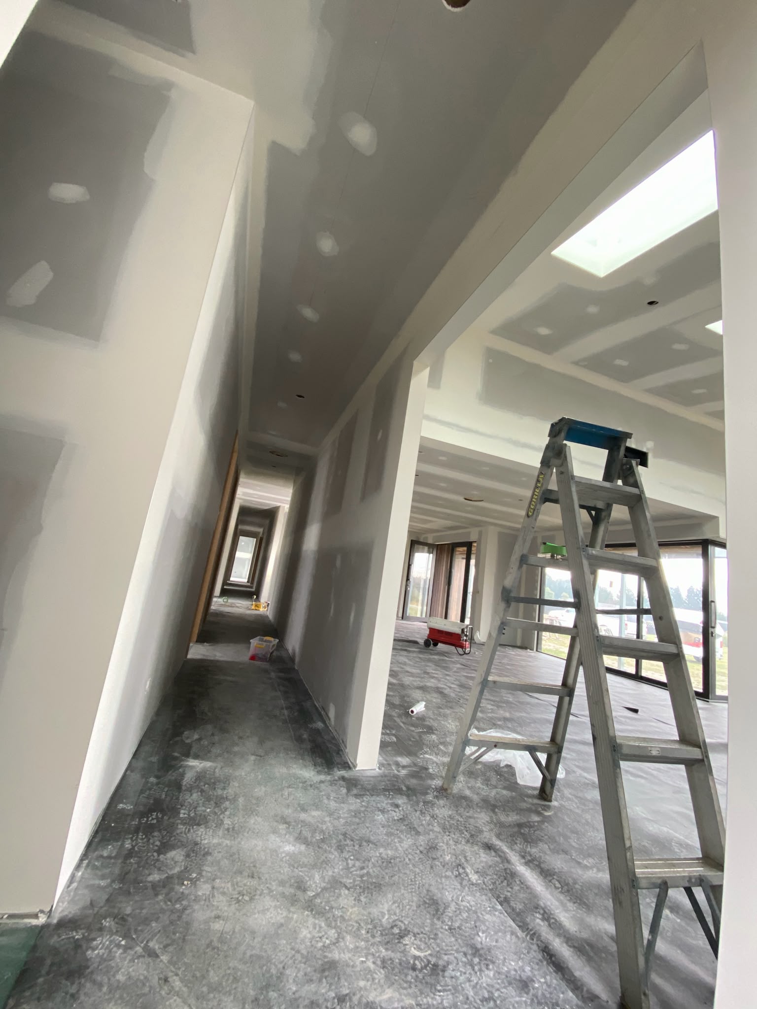 Sanding and surface levelling before the finish coat