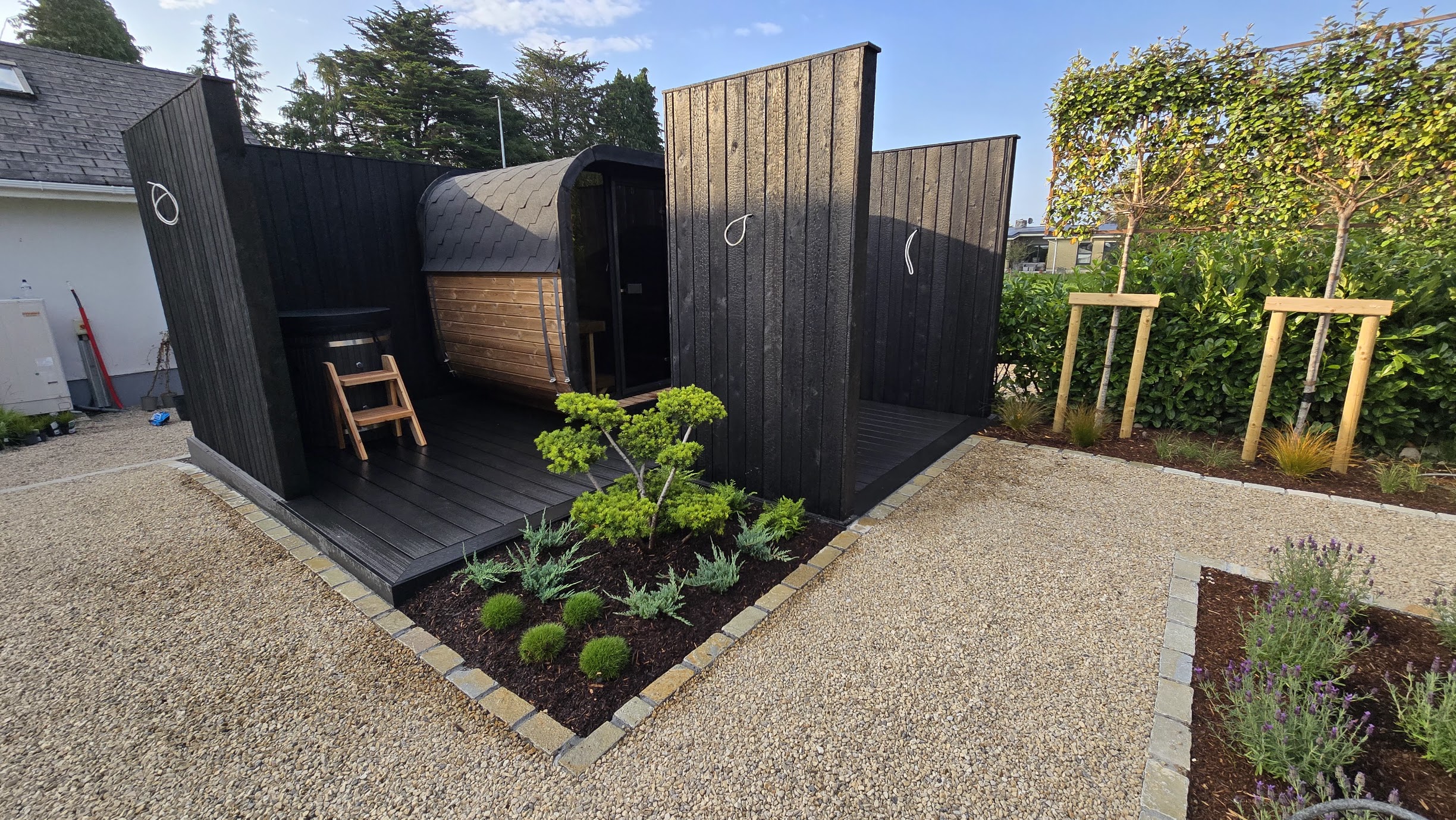 Large Garden with Sauna gallery 9