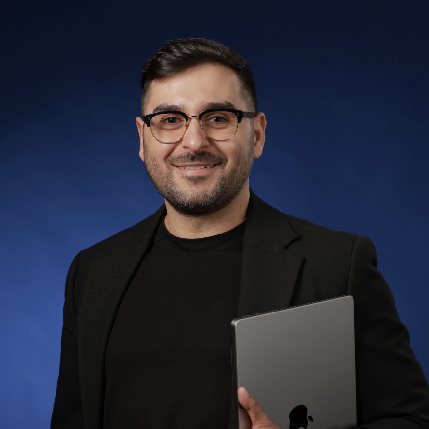 Adrian Puiu, fondatorul Comunități Online