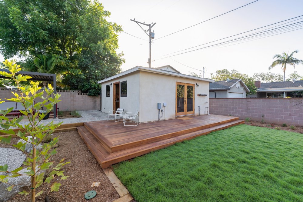 {{ custom_values.service_2 }} in {{custom_values.area_5})