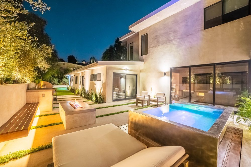 {{ custom_values.service_3 }} in {{custom_values.area_4})