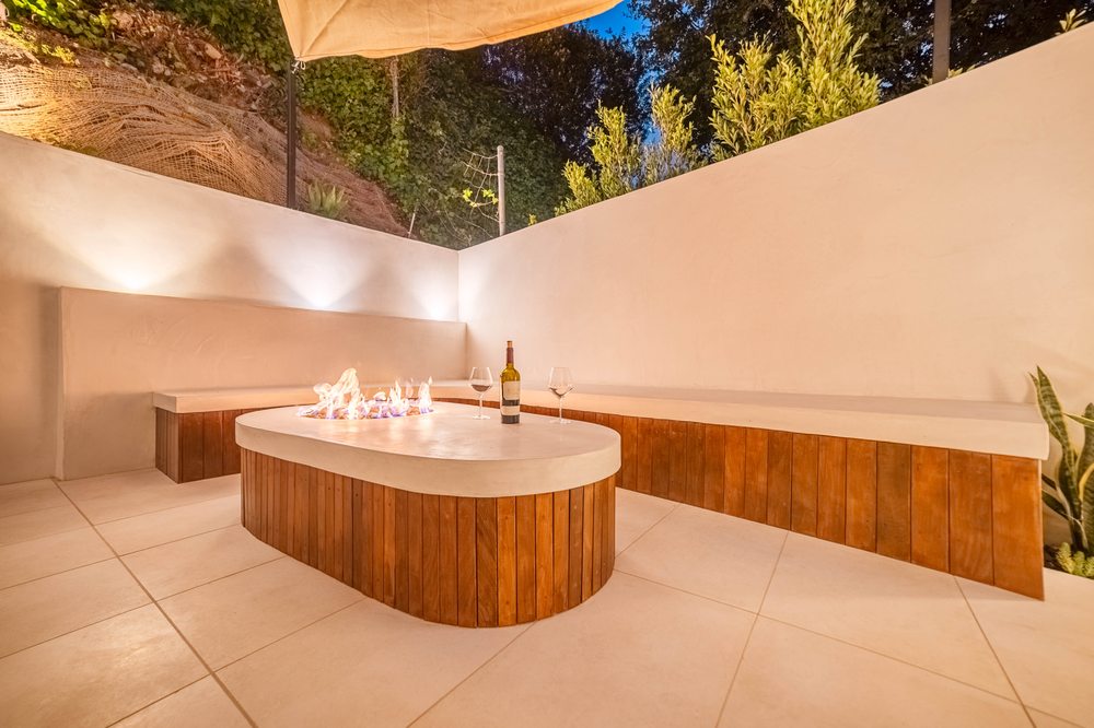 {{ custom_values.service_2 }} in {{custom_values.area_1})