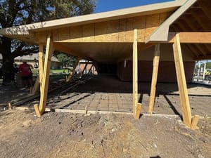 {{ custom_values.service_1 }} in {{custom_values.area_2})