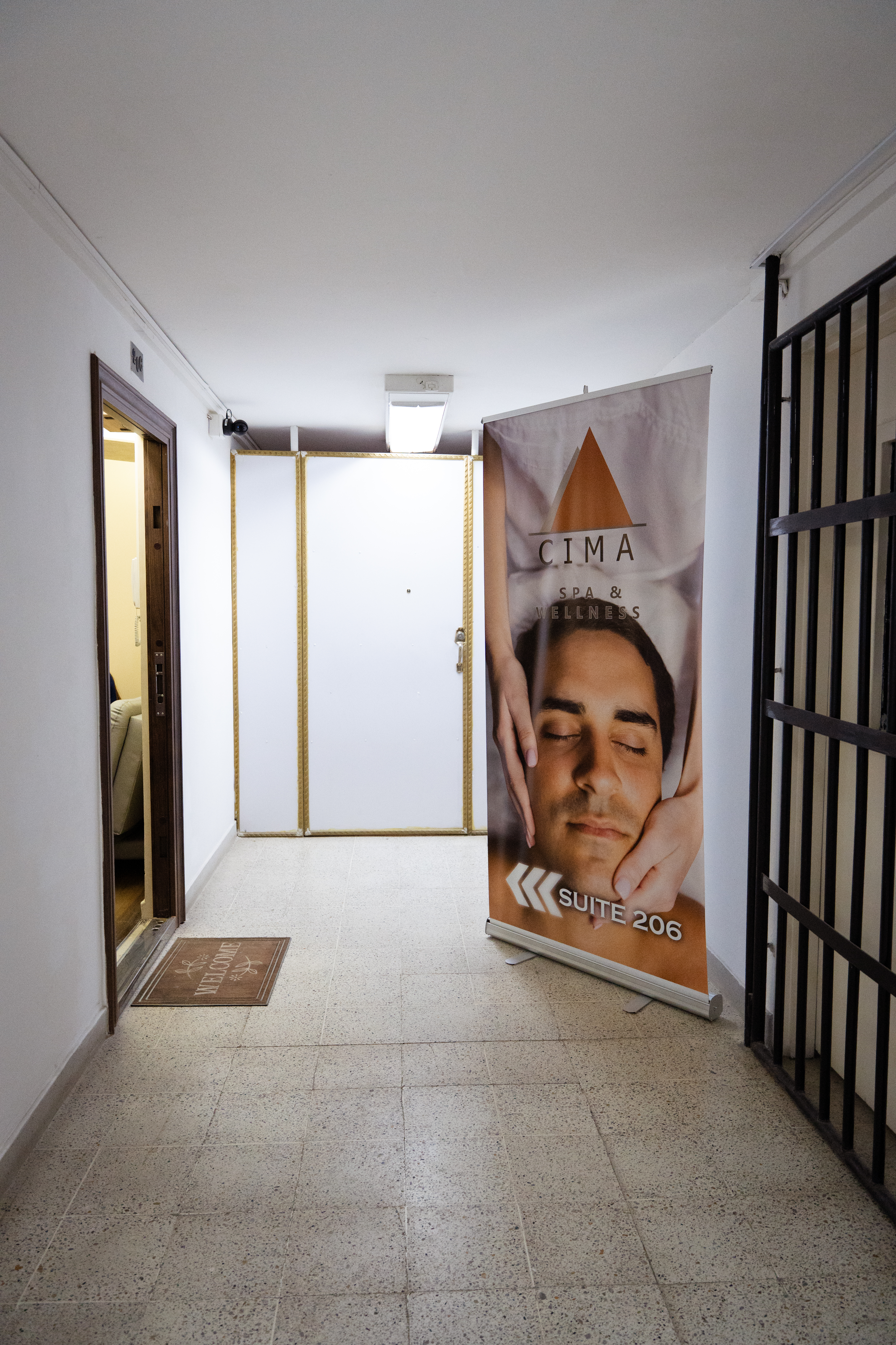 CIMA Spa & Wellness welcome banner at Suite 206, Edificio El Poblado, Medellín
