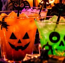 Un cocktail a tema Halloween fra le zucche