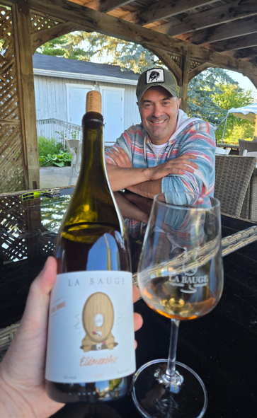 Vignoble La Bauge — chai et vignes