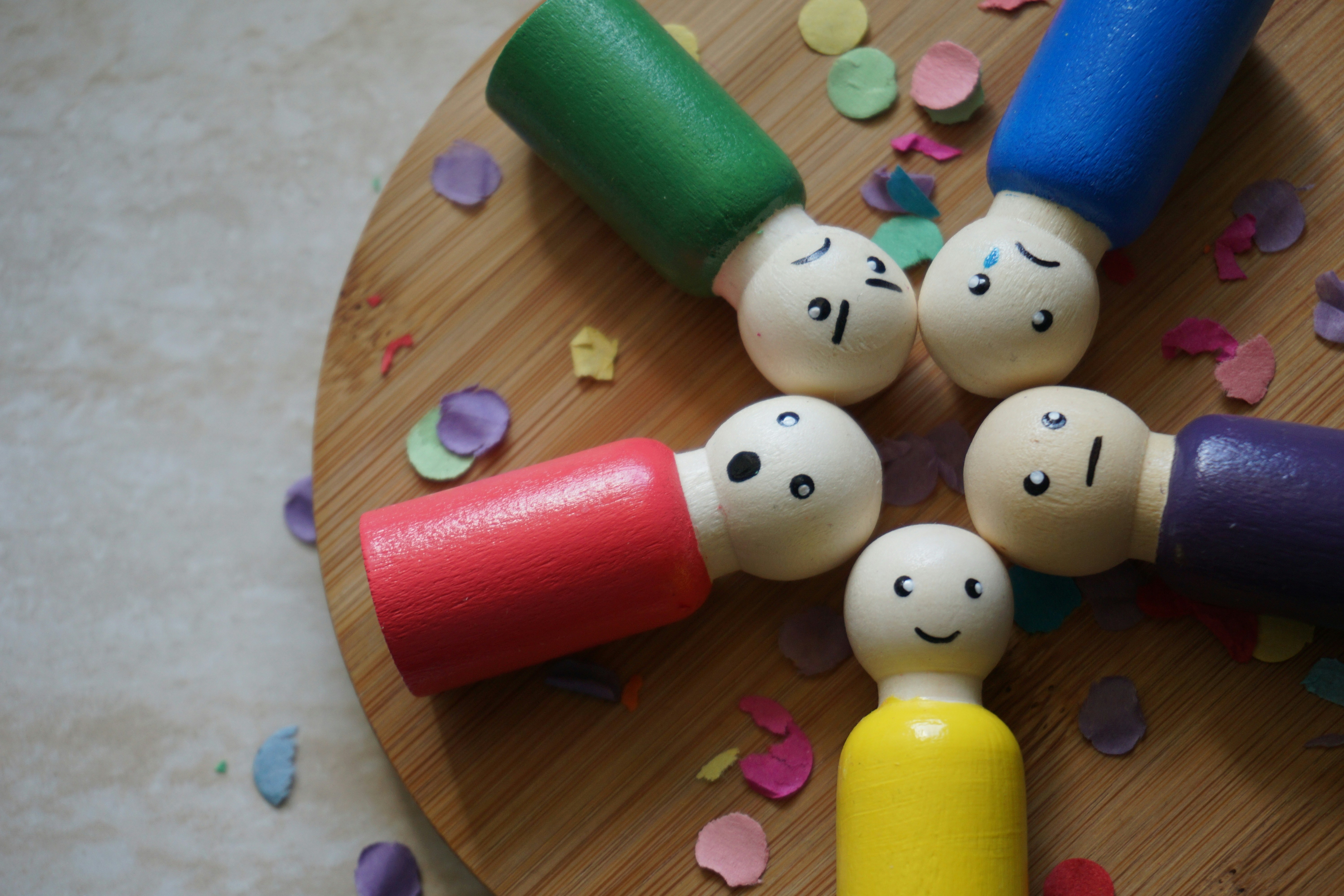 Psychoéducatrice en atelier avec un enfant