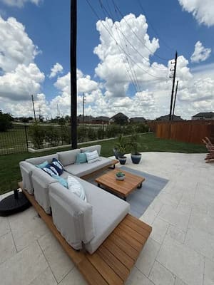 {{ custom_values.service_4 }} in {{custom_values.area_3})