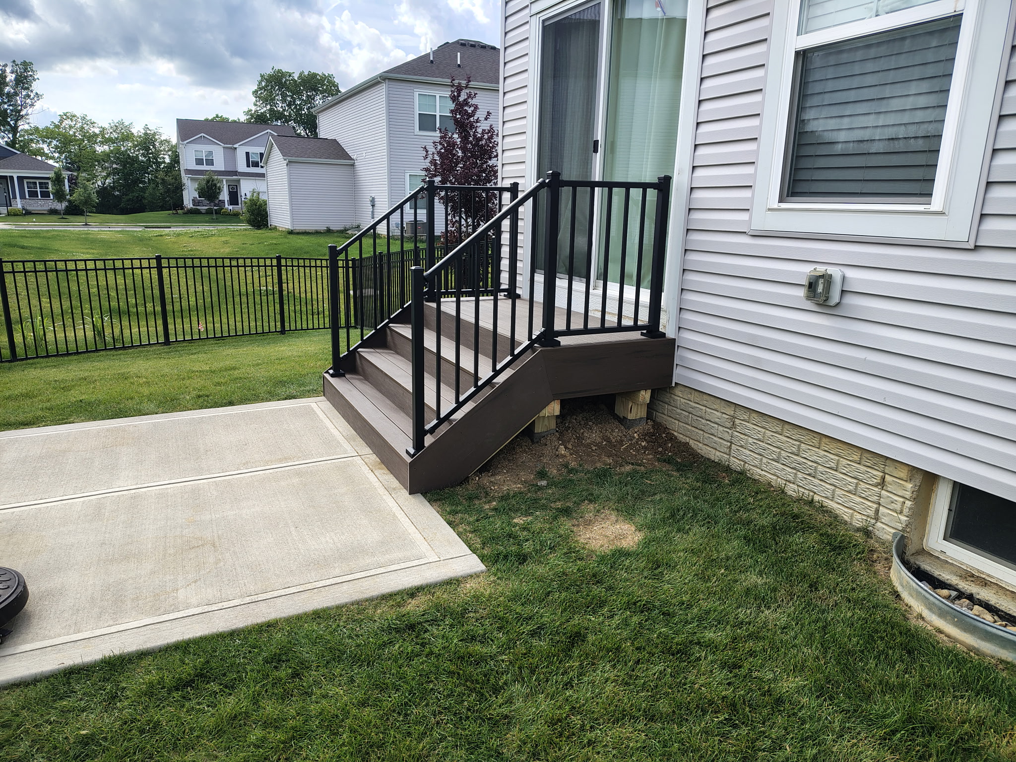 Short decorative black aluminum landscape fencing in Upper Arlington, OH.