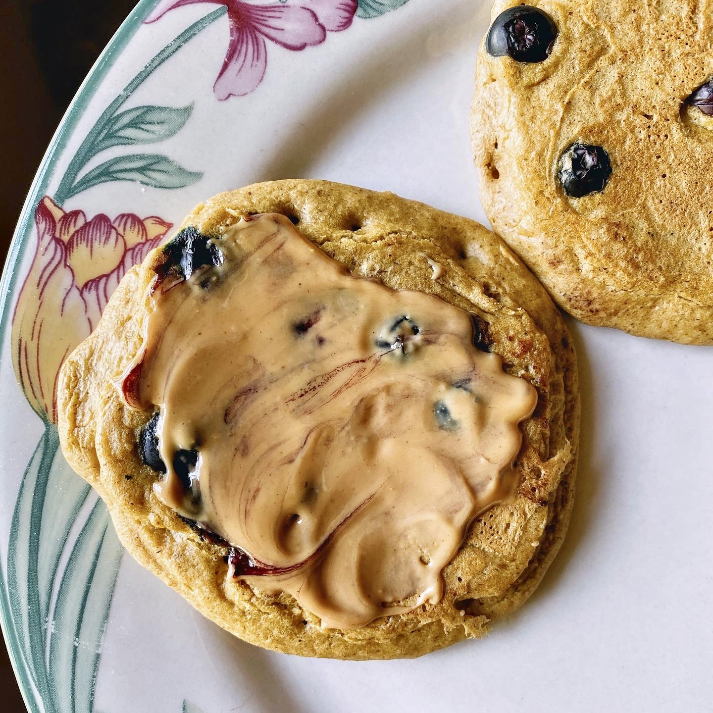 Blueberry Blender Oat Pancakes