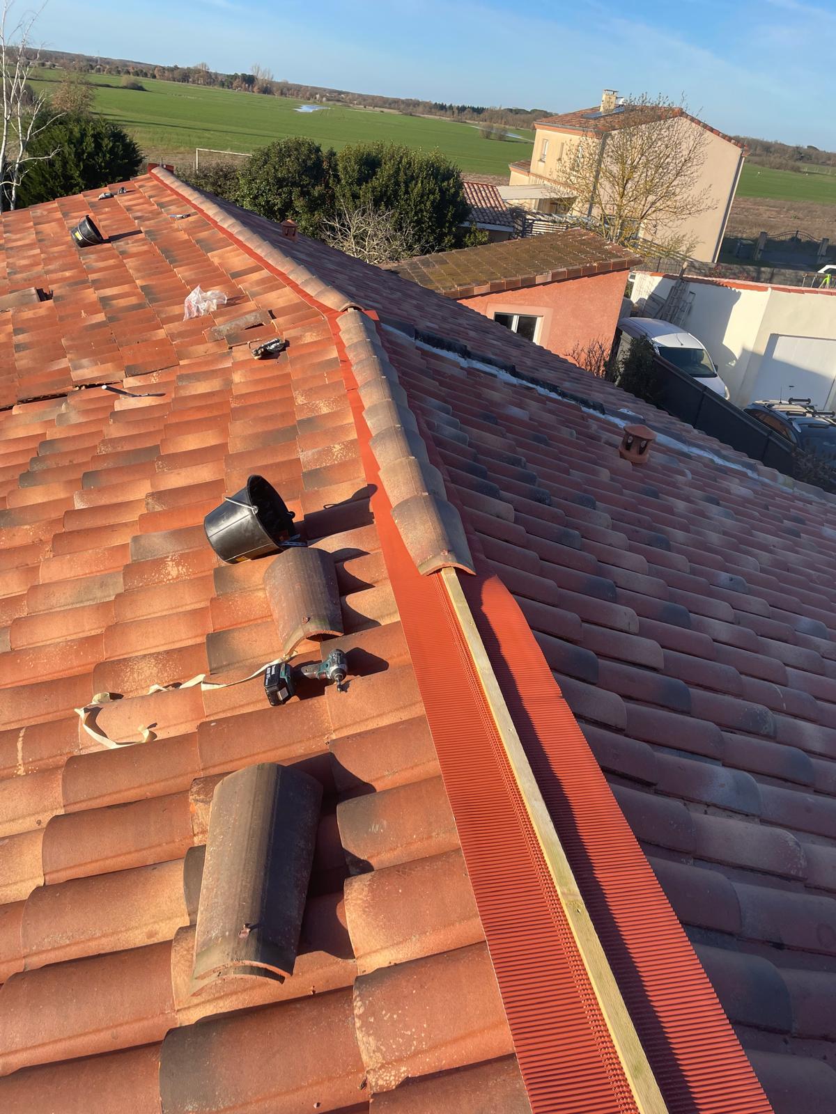 fuite toiture Cabariot / réparation fuite toiture Charente-Maritime / couvreur urgence Cabariot / infiltration toiture 17 / réparation toiture urgente / fuite toit maison / couvreur Charente-Maritime urgence / dépannage toiture Cabariot / étanchéité toiture 17 / problème toiture pluie / réparation tuiles cassées Cabariot / entreprise couverture urgence / fuite plafond maison / réparation zinguerie urgence / diagnostic toiture Cabariot