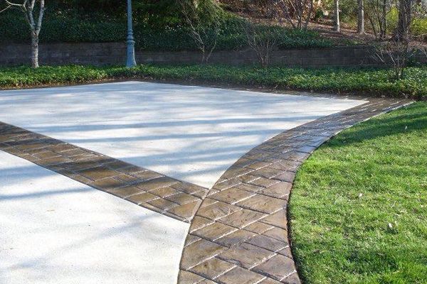 Custom concrete walkway