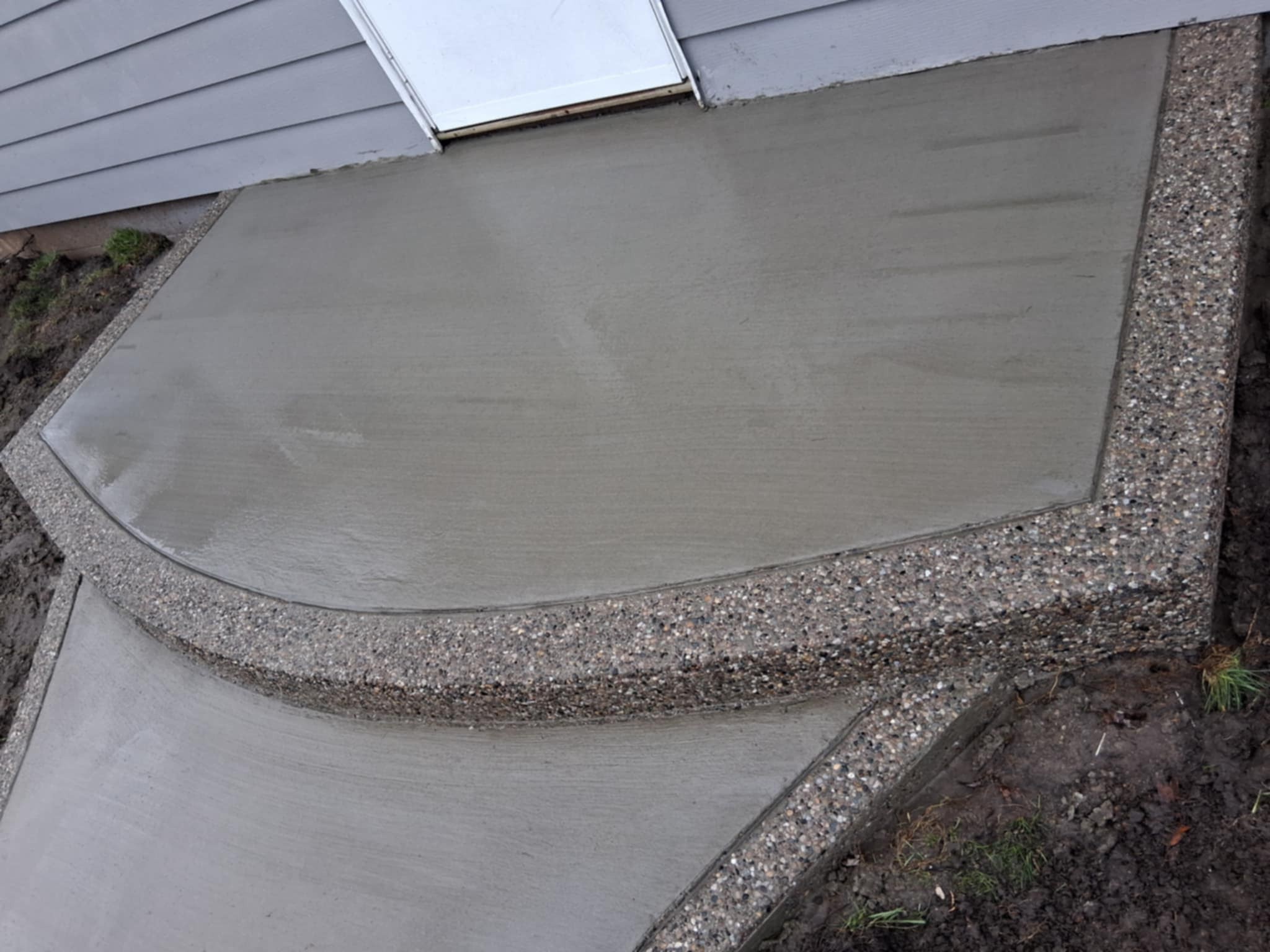 Custom concrete steps