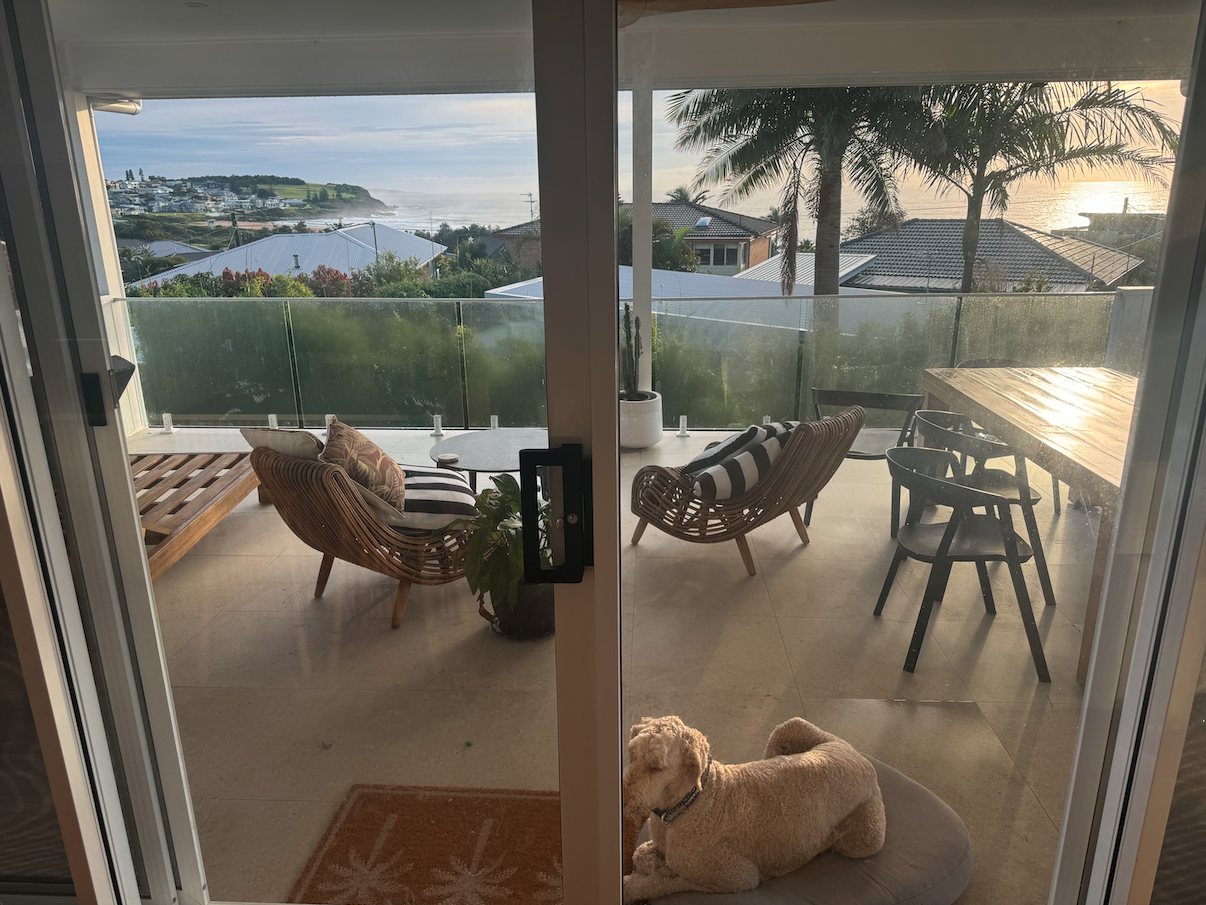 Outdoor patio living area — Kiama Downs