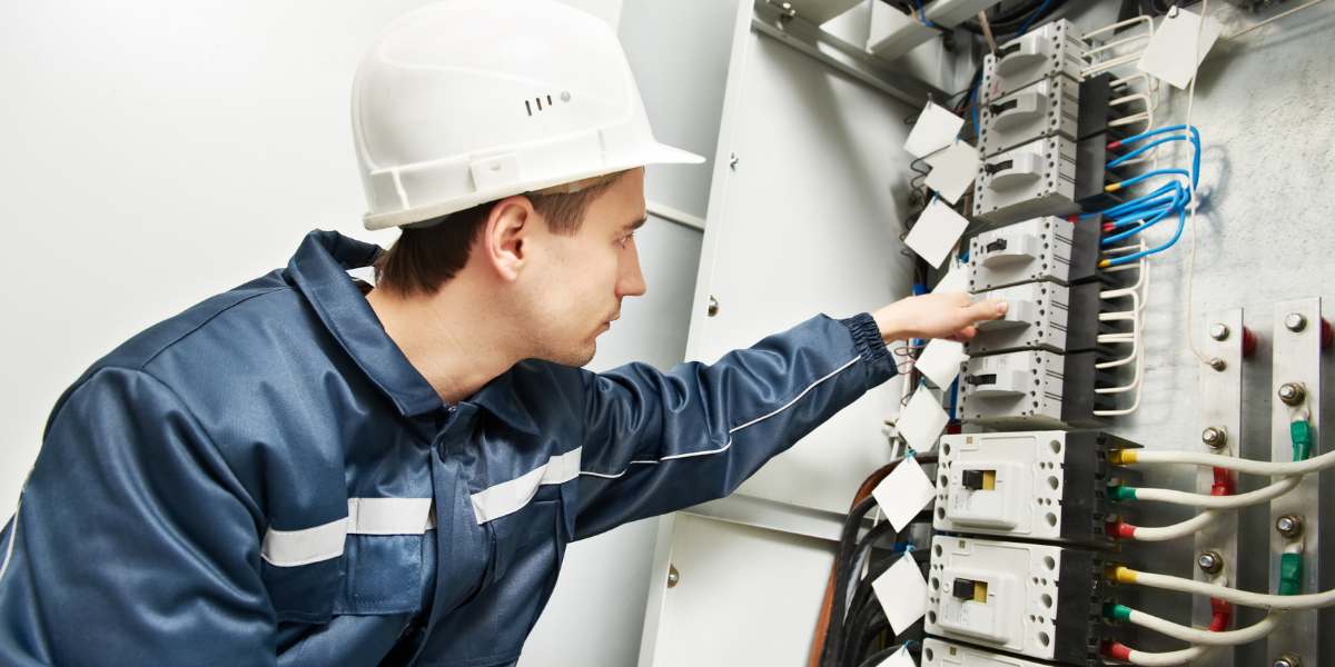 Core Subjects Covered in an Electrical Technician Course